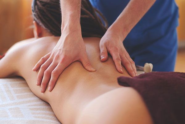 Bodymassage con la sua capacità di rilassare.